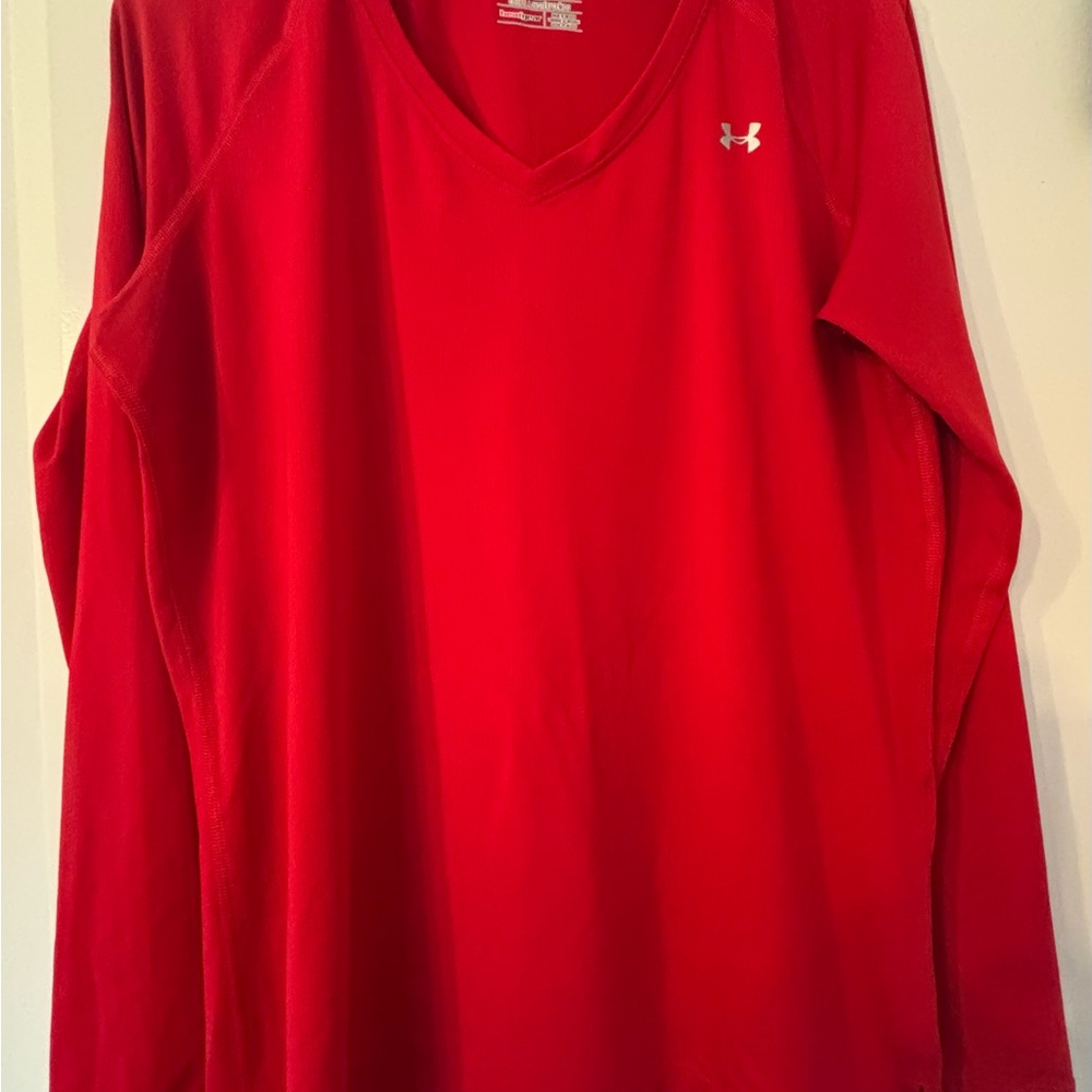 Ladies Under Armour Red V-neck Dri-Wick Long Sleeve Athletic Shirt